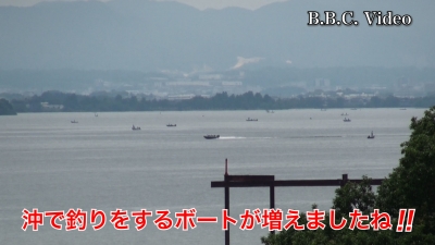 梅雨に逆戻りした琵琶湖!! 沖で釣り中のボートが増えました #今日の琵琶湖（YouTubeムービー）