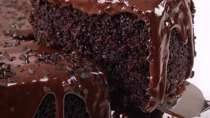 Bolo de Chocolate Fofo e Simples Receita na Batedeira Muito Recheado