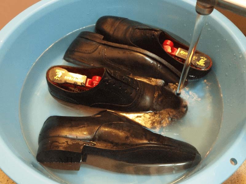 丸洗い_ひび割れさせない革靴の洗い方手順5