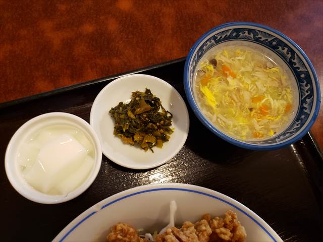 20220530_115510_R 杏仁豆腐系、高菜炒め、中華玉子スープ