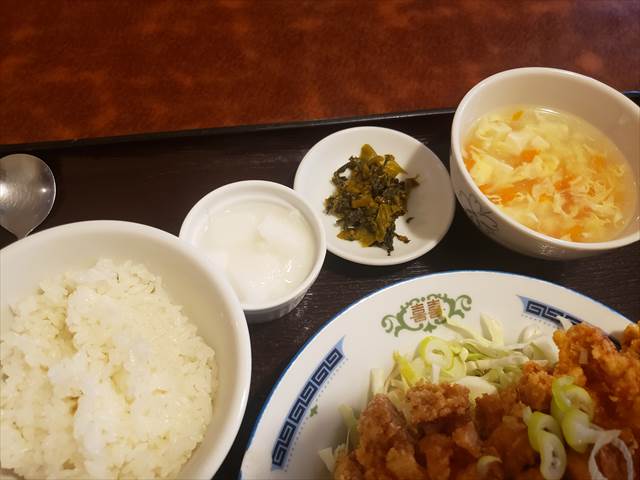 20220809_114119_R 杏仁豆腐風、高菜炒め、卵スープ
