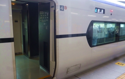 E353系電車中央本線特急「スーパーあずさ」モハE353甲府駅