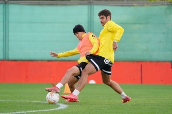 Kubo take and Abdón Prats in training