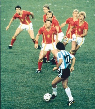Maradona 1 vs 6