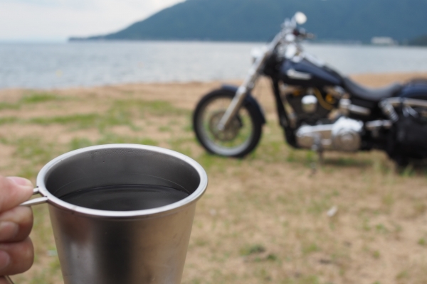 滋賀県琵琶湖 近江軍鶏キャンプツーリング　朝のコーヒー