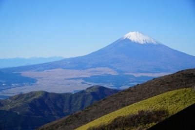 進行方向左手に富士山