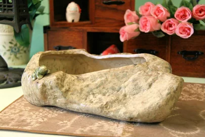 中国陶器 おもしろカエルの植木鉢(珍品)長岩