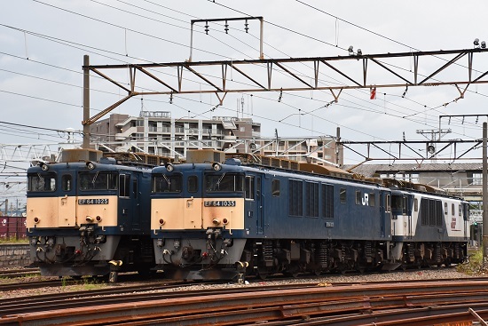 2021年8月8日撮影　南松本にて　EF64-1035号機と1025号機の並び