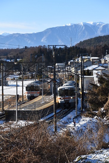 2022年1月2日撮影　飯田線は伊那新町駅　回送と213M　313系1700番台