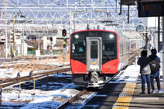 2022年1月3日撮影　篠ノ井駅にて　しなの鉄道　　1636M　SR1系　S202編成