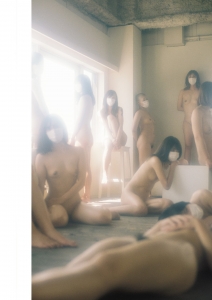  Seventeen beautiful women gather in a large group completely naked and wearing masks003