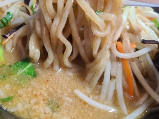 麺や澪　背脂味噌　麺スープ