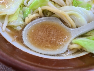 東横駅南　野菜味噌ラーメン　スープ