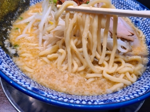 ばやし青山店　味噌ラーメン　麺