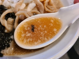 DAISENMON 　背油中華　スープ