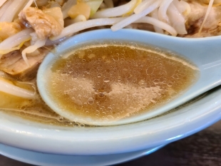 弐豚　豚ソバ全マシ　スープ