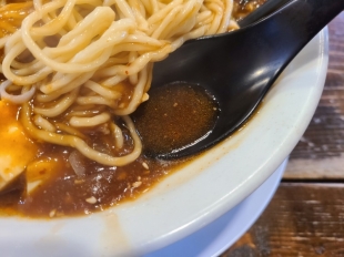 ダルマ食堂　麻婆麺　スープ