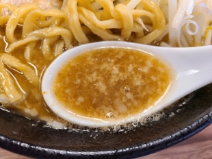 蓮　背脂味噌ラーメン　スープ