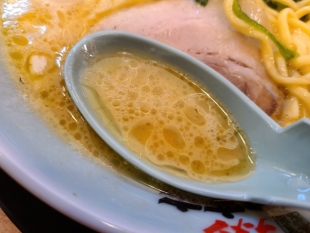 町田商店竹尾　ラーメン海苔増し　スープ
