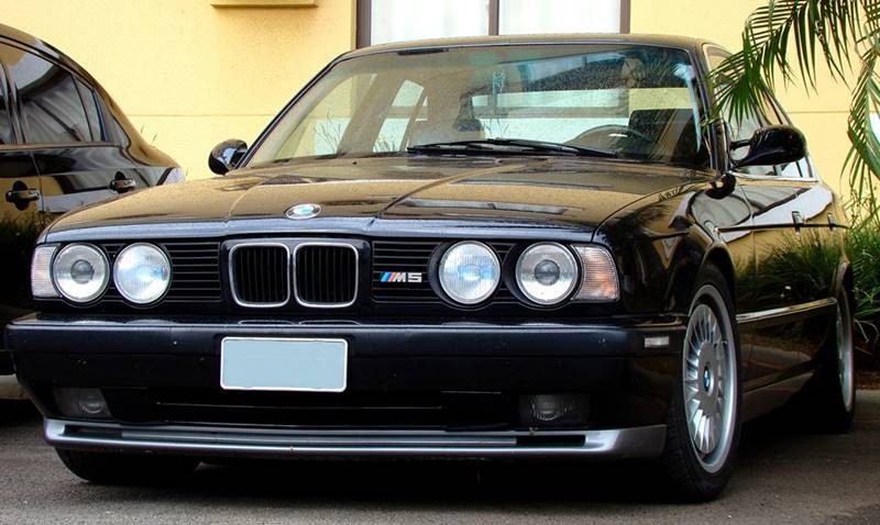 BMW modelo antigo